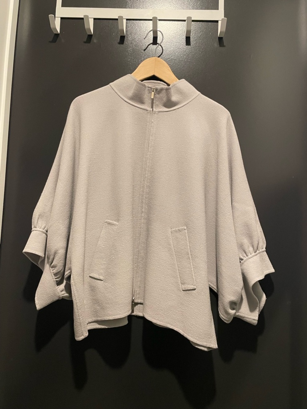 St. John Light Gray Zip-Front Draped Poncho Cardigan